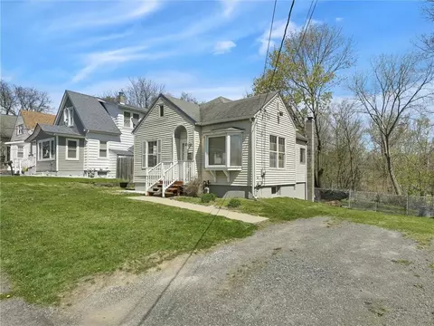 102 Sproat St, Middletown, NY 10940
