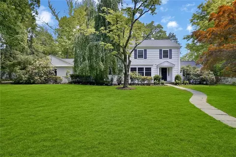 2 Bittersweet Ln, Greenburgh, NY 10583