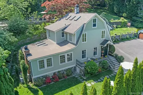 97 Underhill Rd, Greenburgh, NY 10583