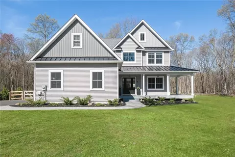 8 Degroodt Dr, Shawangunk, NY 12589