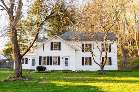 19 Terwilliger Rd, Hyde Park, NY 12538