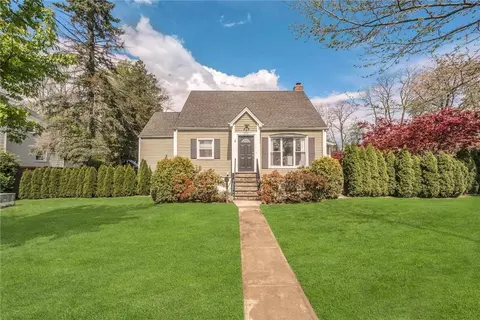 609 Wood St, Mamaroneck, NY 10543