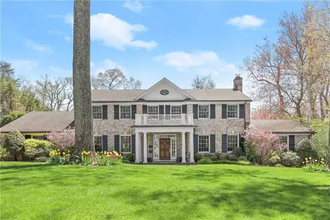 10 Overlook Rd, Scarsdale, NY 10583