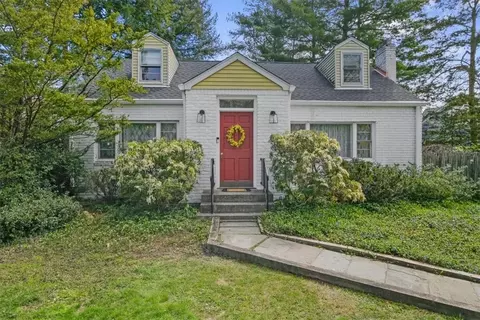 30 Alda Dr, Poughkeepsie, NY 12603