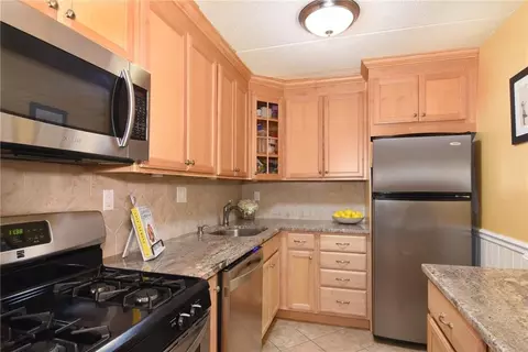 1085 Warburton Ave #707, Yonkers, NY 10701