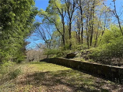 70 Leroy Rd, Mount Pleasant, NY 10514