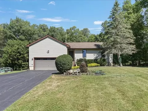 97 Carter Rd, Wawayanda, NY 10958