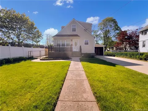220 Broadway, Valley Stream, NY 11580