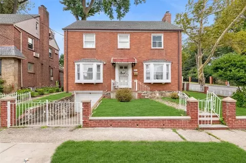 1261 Pawnee Pl, New York, NY 10461