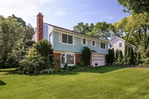 13 Loewen Ct, Rye, NY 10580