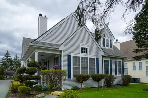 8 Waverly Ct, Woodbury, NY 10930