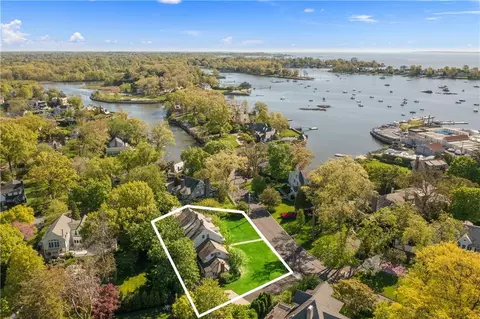 4 Willow Ave, Larchmont, NY 10538