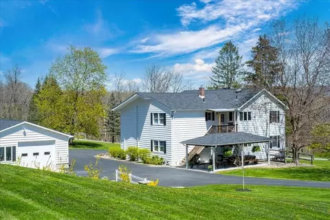 125 Mountain View Ave, Wallkill, NY 12589