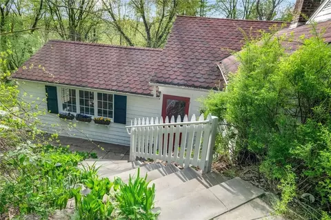 111 Campfire Rd, New Castle, NY 10514