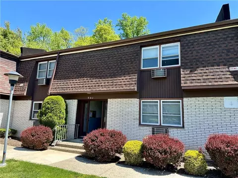 4 Church Ln #J, Clarkstown, NY 10989