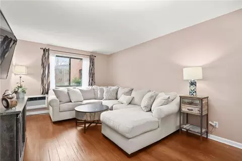 14 Lawrence Dr #A, Greenburgh, NY 10603