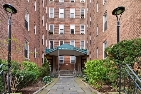 2105 Wallace Ave #6H, New York, NY 10462