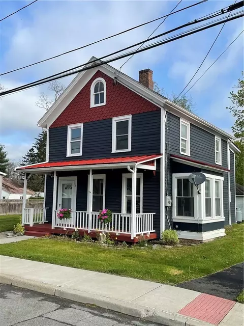 9 Bridge St, Shawangunk, NY 12589