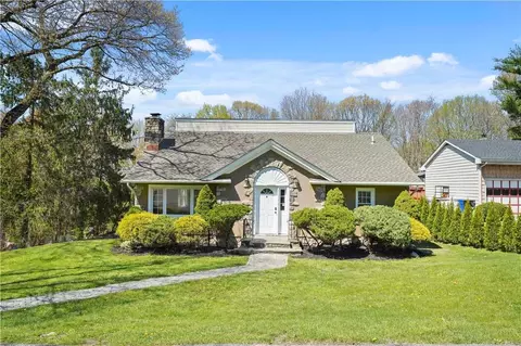8 Di Rubbo Dr, Cortlandt, NY 10567