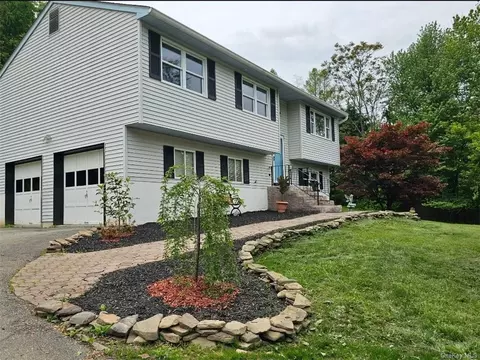 94 Old State Rd, Wappinger, NY 12590