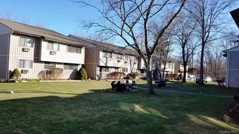 52 Patterson Village Ct, Patterson, NY 12563
