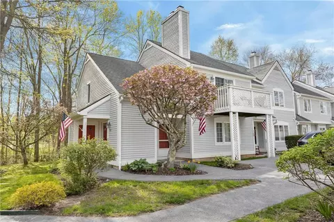 602 Chestnut Dr, Carmel Hamlet, NY 10512