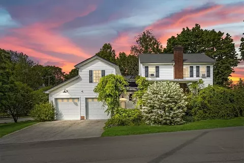 30 Falconer St, Beacon, NY 12508