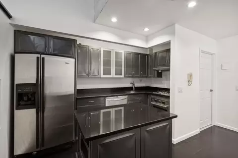 225 E 86th St #302, New York, NY 10028