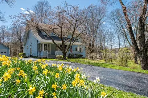 102 E Market St, Hyde Park, NY 12538