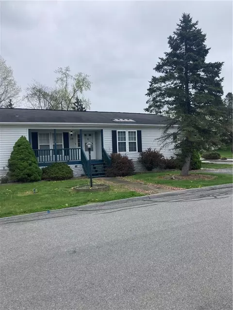 29 Second Dr, Hyde Park, NY 12538