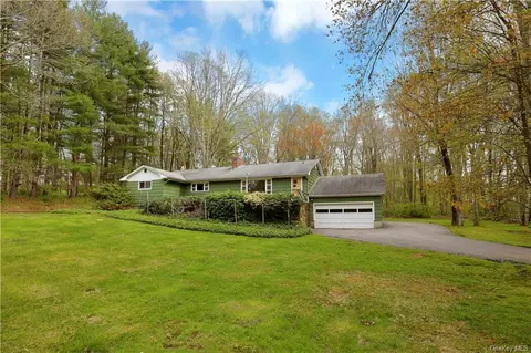 58 Birch Hill Rd, Southeast, NY 10509