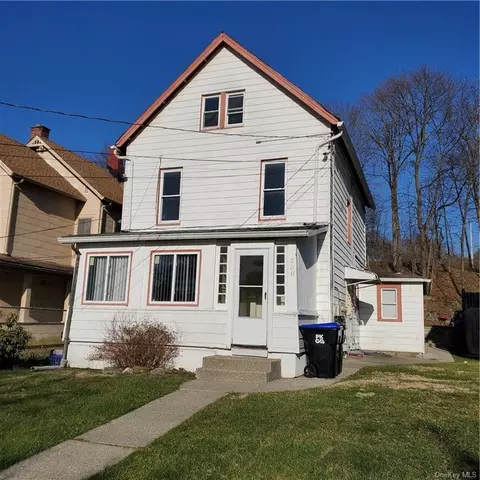 208 Smith St, Poughkeepsie, NY 12601