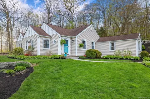 12 Deans Bridge Rd, Somers, NY 10589
