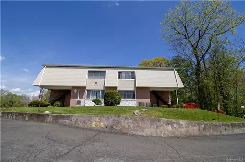 1108 Mcintosh Pl #11H, Newburgh, NY 12550