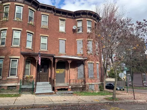 146 Renwick St, Newburgh, NY 12550