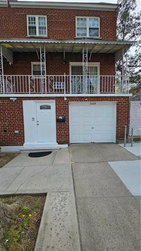 2409 Lurting Ave, New York, NY 10469