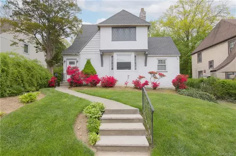 15 Columbia Pl, Mount Vernon, NY 10552