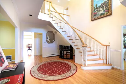 1386 N Merrick Ave, Merrick, NY 11566