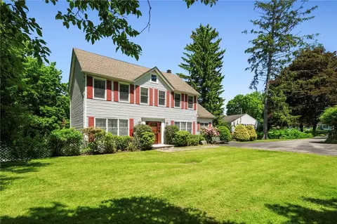 32 Langeland Dr, Mount Kisco, NY 10549