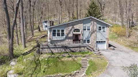 691 Sprout Brook Rd, Putnam Valley, NY 10579