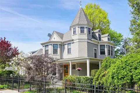 19 Deshon Ave, Bronxville, NY 10708