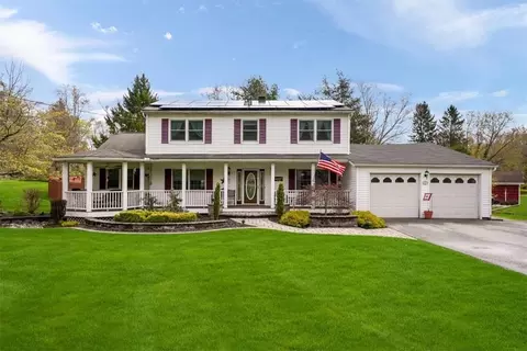 1 Cindy Ln, Woodbury, NY 10930