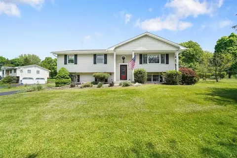 41 Beverly Dr, Warwick, NY 10990