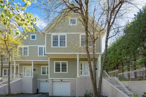 83 Kings Hwy #9, New Rochelle, NY 10801