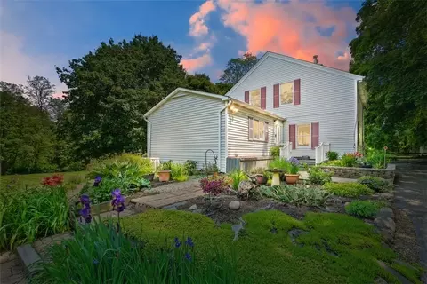 1679 Main St, Pleasant Valley, NY 12569