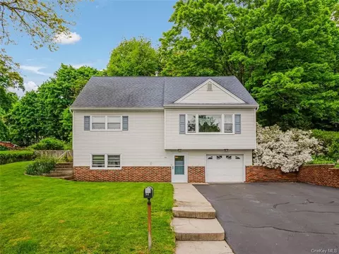 54 Graney Ct, Orangetown, NY 10965