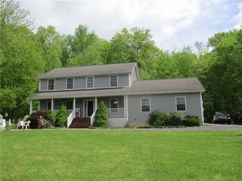 36 Locust Dr, Crawford, NY 12549