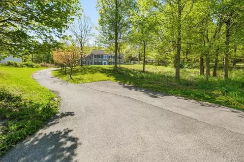 196 E Hook Rd, East Fishkill, NY 12533