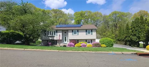 10 Ivy Ln, Pomona, NY 10970