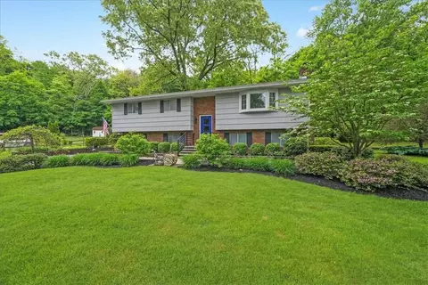 243 Red Mill Rd, Cortlandt, NY 10567